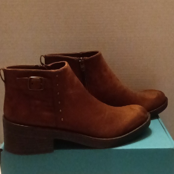 BZEES Olivia Ankle Booties - Picture 3 of 17